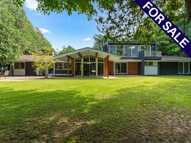 Graphic showing ‘Sale’ status on a Muskoka Lakes real estate listing for a Butterfly Lake property